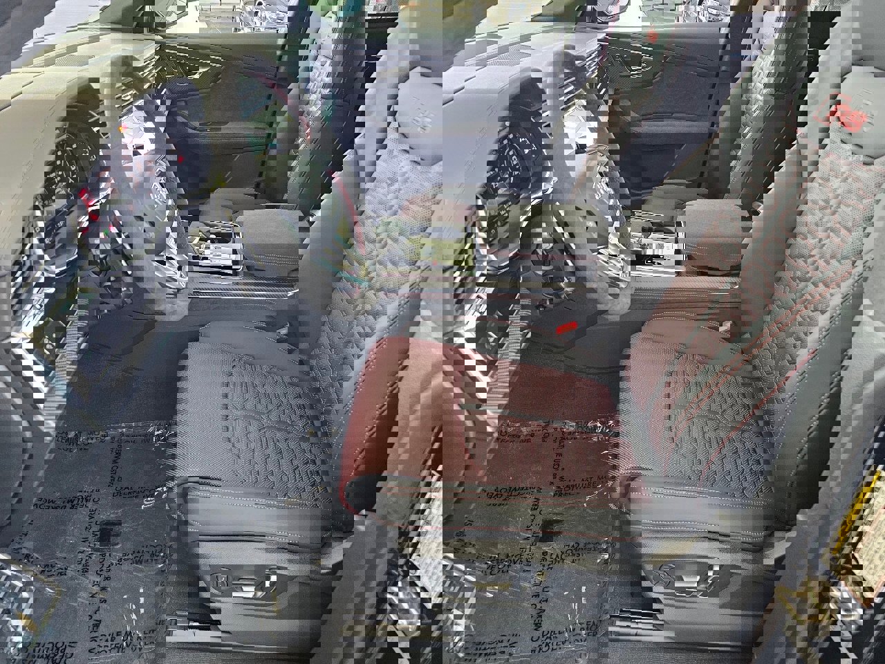 New 2025 Audi RS Q8 performance image 2