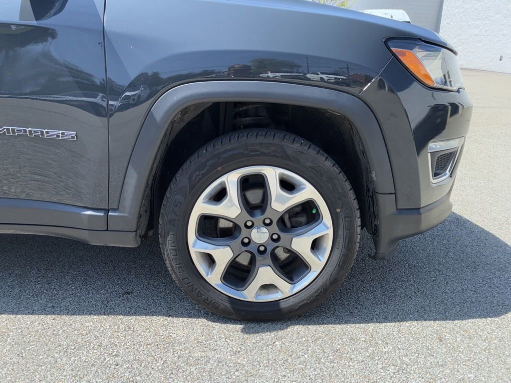 Used 2018 Jeep Compass Limited w/ Navigation Group AWD/4WD image 21