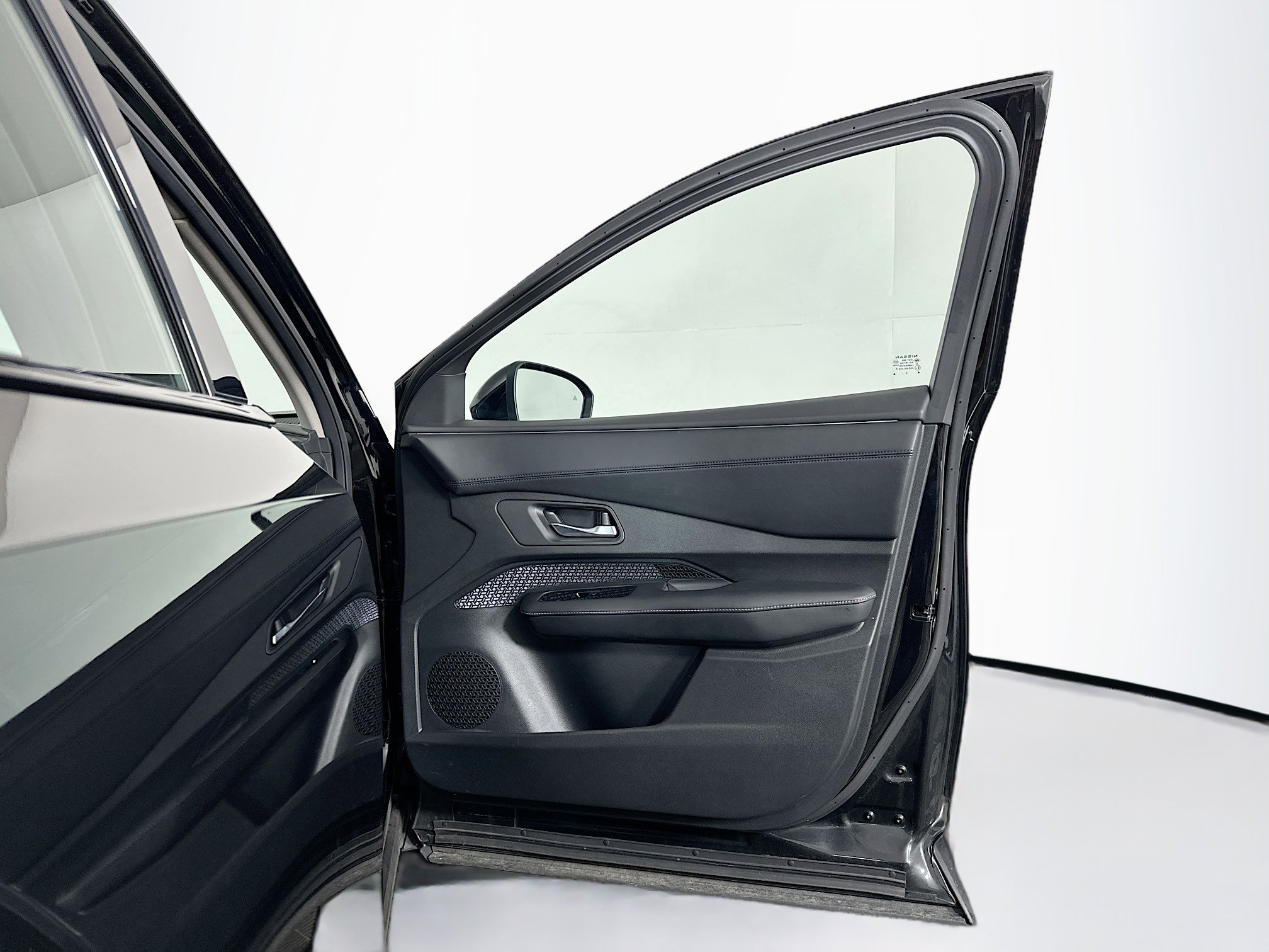 Used 2023 Nissan Ariya FWD image 32