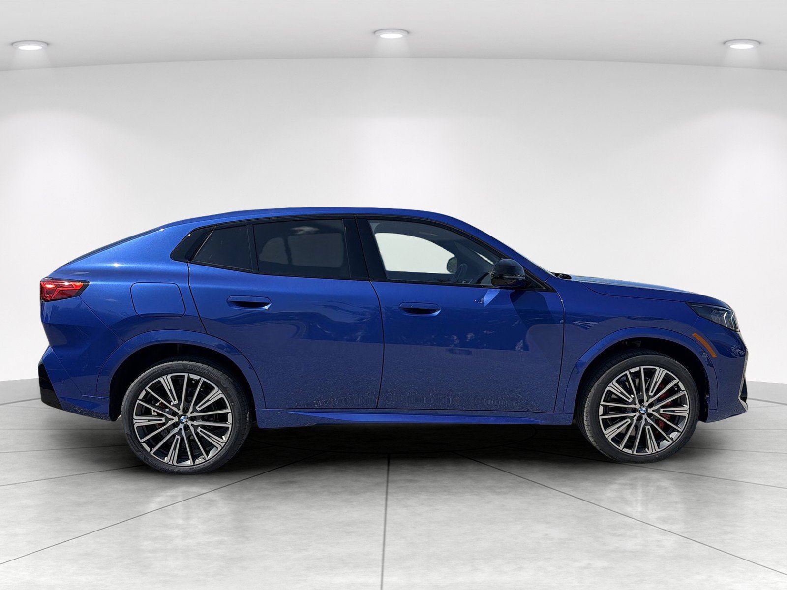 New 2027 BMW X2 xDrive28i w/ Technology Package AWD/4WD image 3