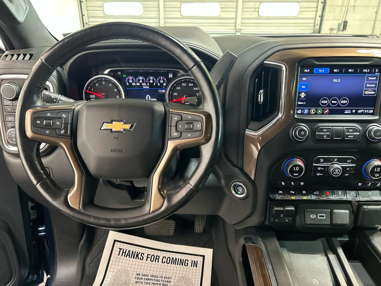 Used 2019 Chevrolet Silverado 1500 High Country w/ Technology Package AWD/4WD image 23