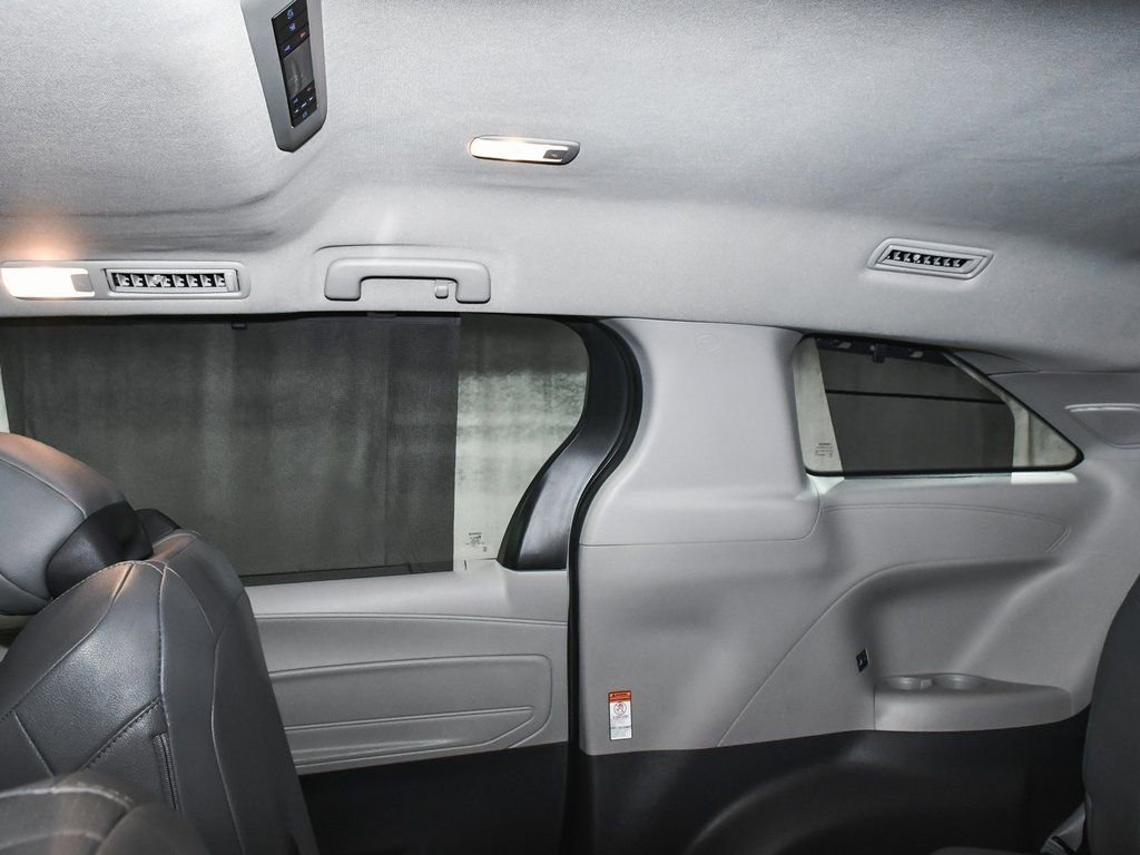 Used 2023 Toyota Sienna Limited image 52