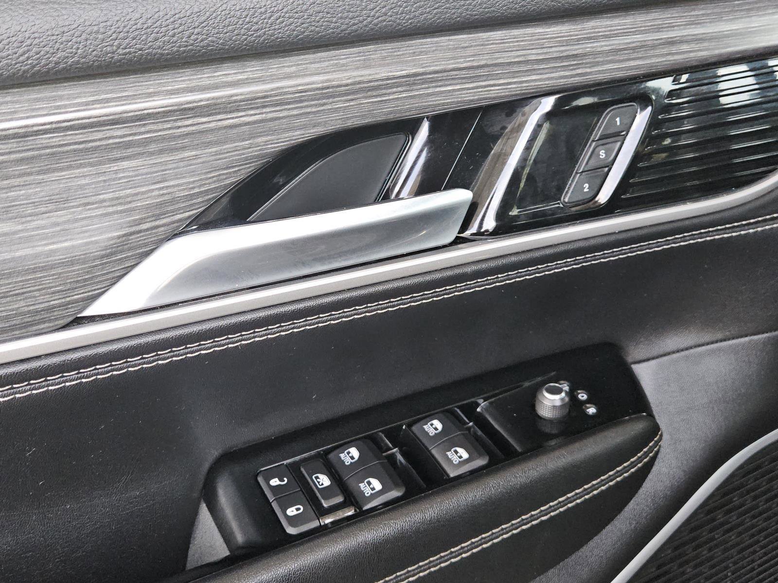 Used 2024 Jeep Wagoneer L Series II w/ Flexible Seating Group image 26