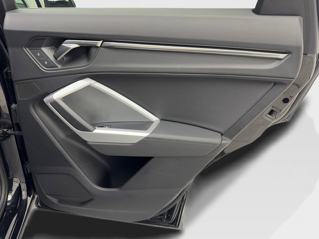 Used 2025 Audi Q3 2.0T Premium image 43