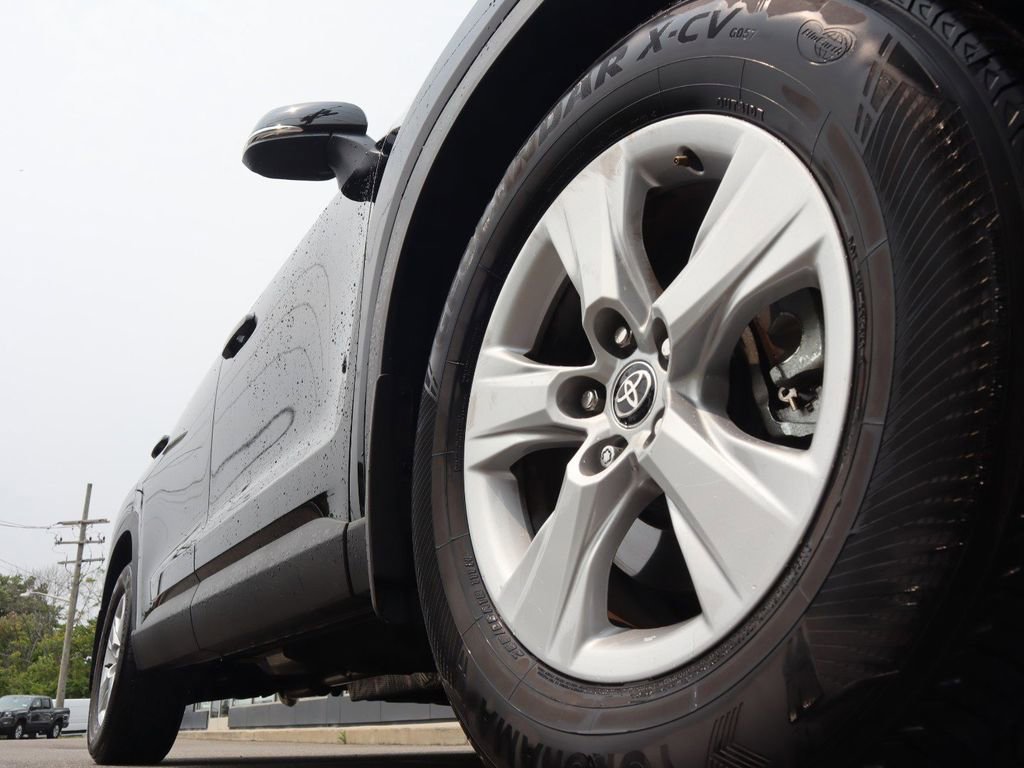 Used 2025 Toyota Grand Highlander AWD image 10