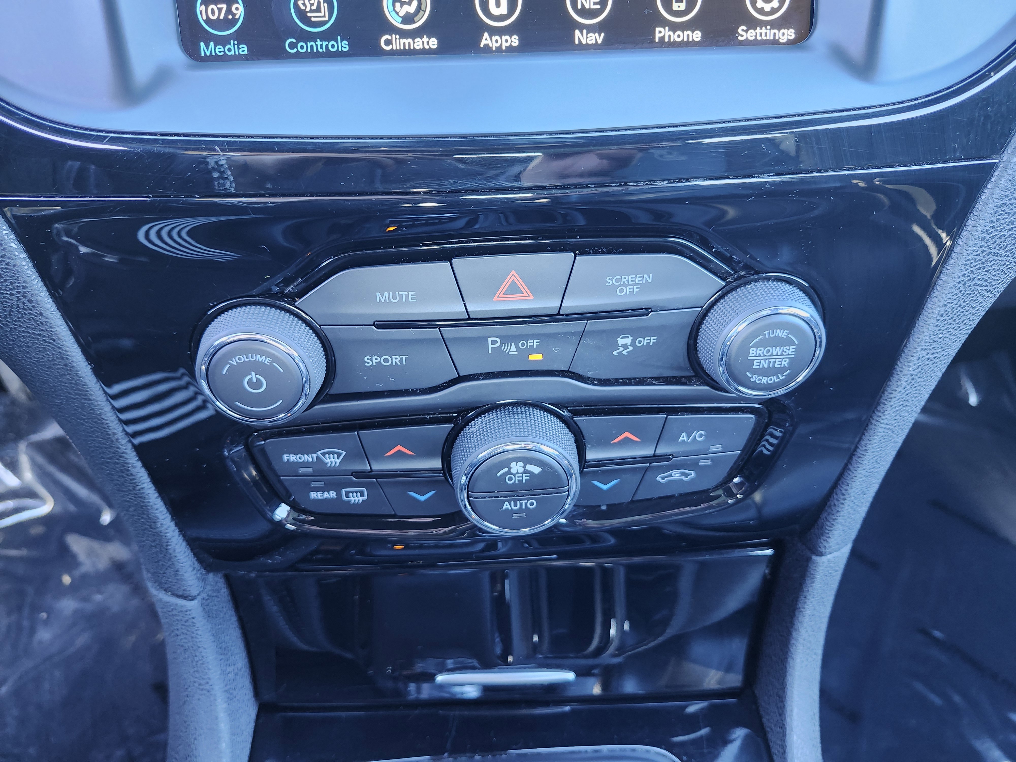 Used 2023 Chrysler 300 S image 35