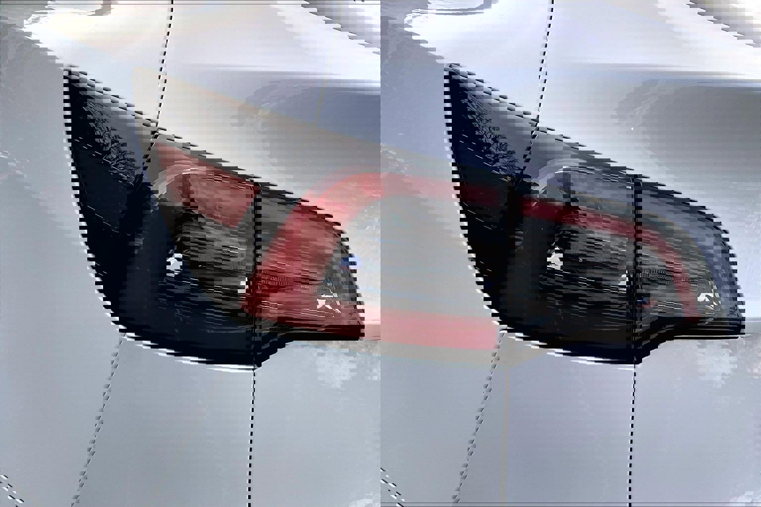 Used 2023 Tesla Model Y Long Range image 27