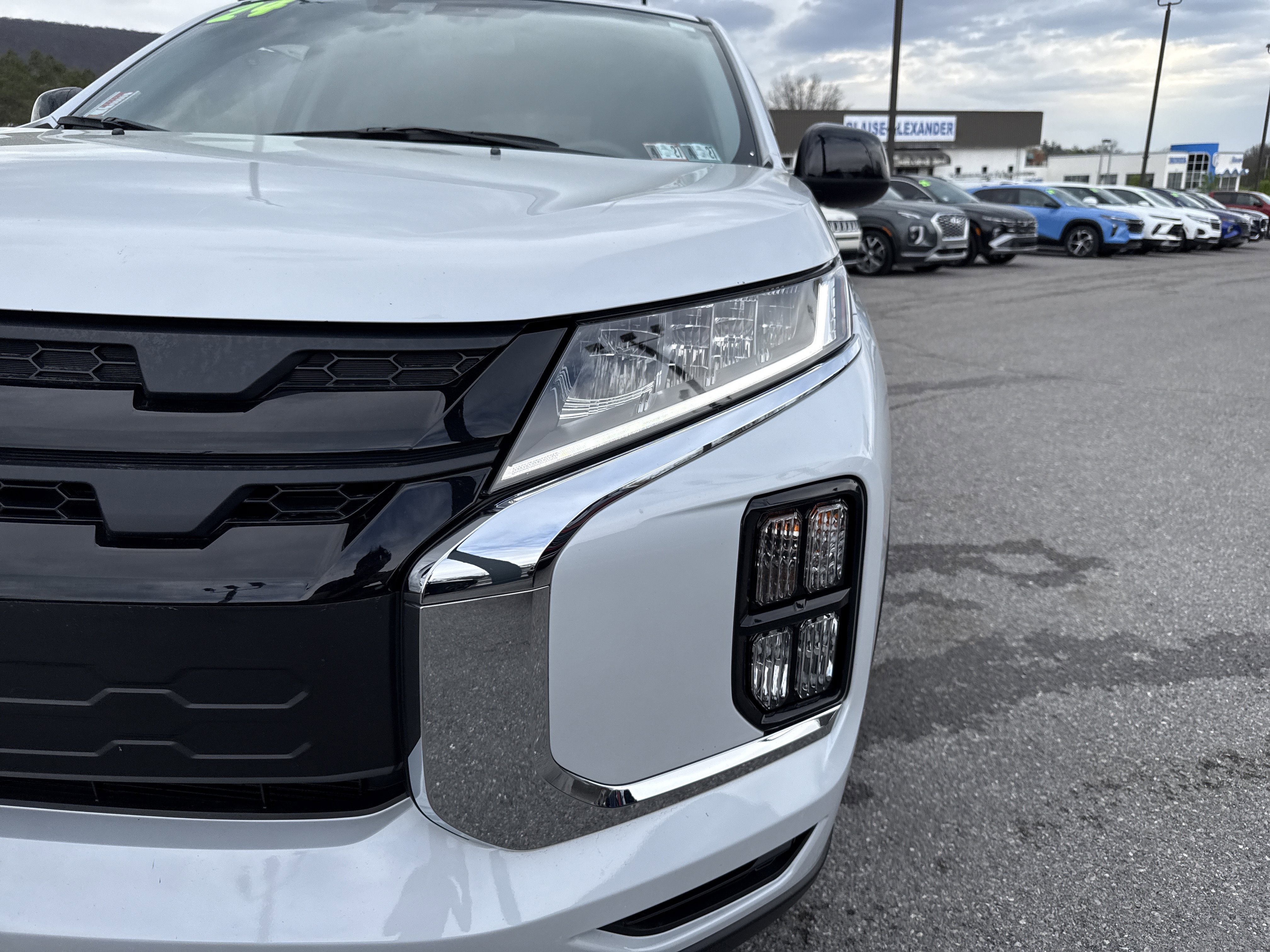 Used 2024 Mitsubishi Outlander Sport LE image 9