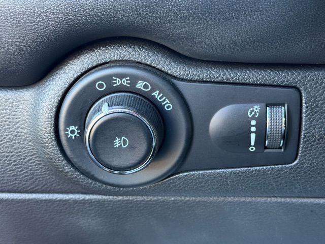 Used 2023 Dodge Durango GT image 45