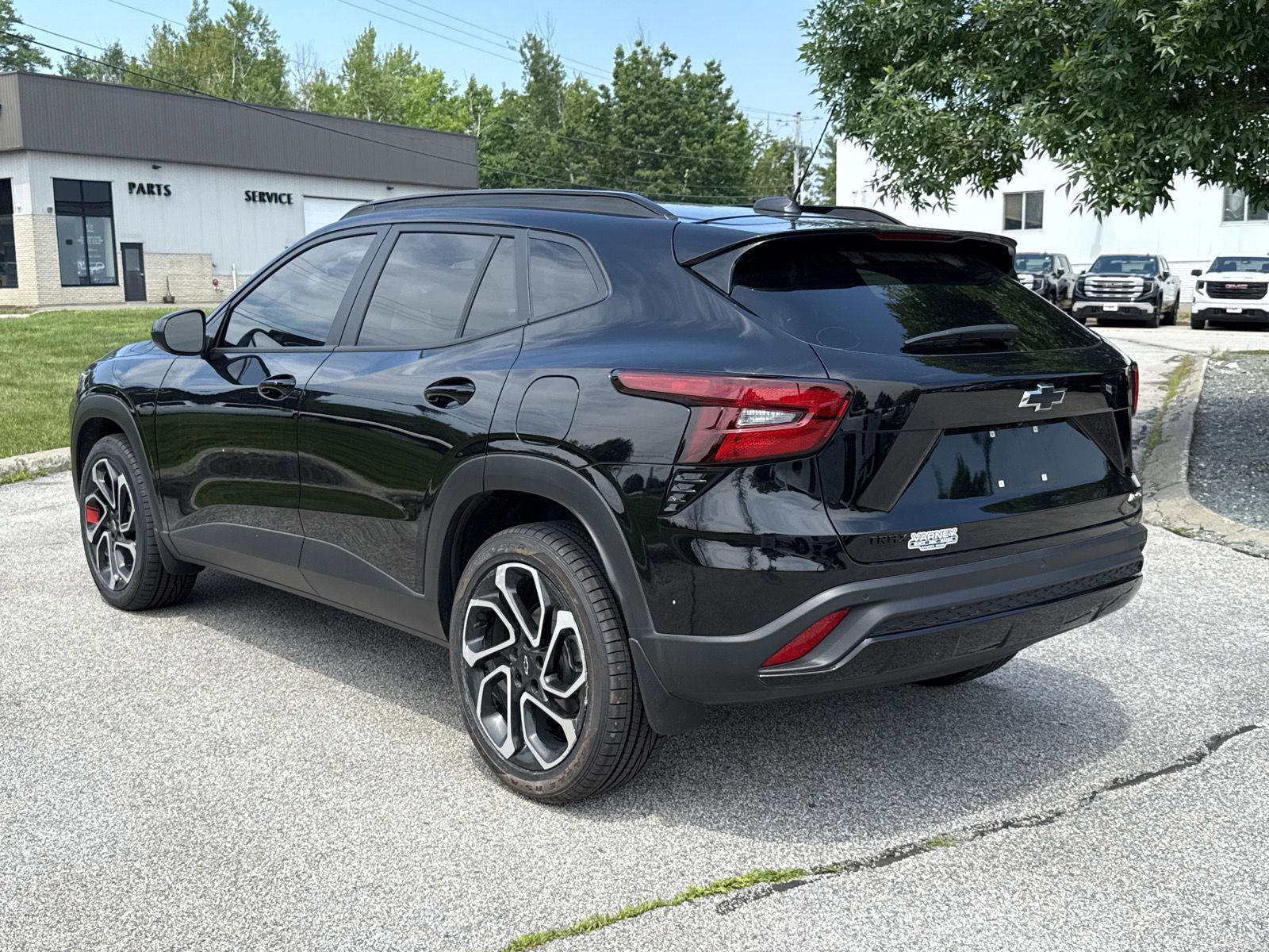 Used 2025 Chevrolet Trax RS w/ Sunroof Package image 6