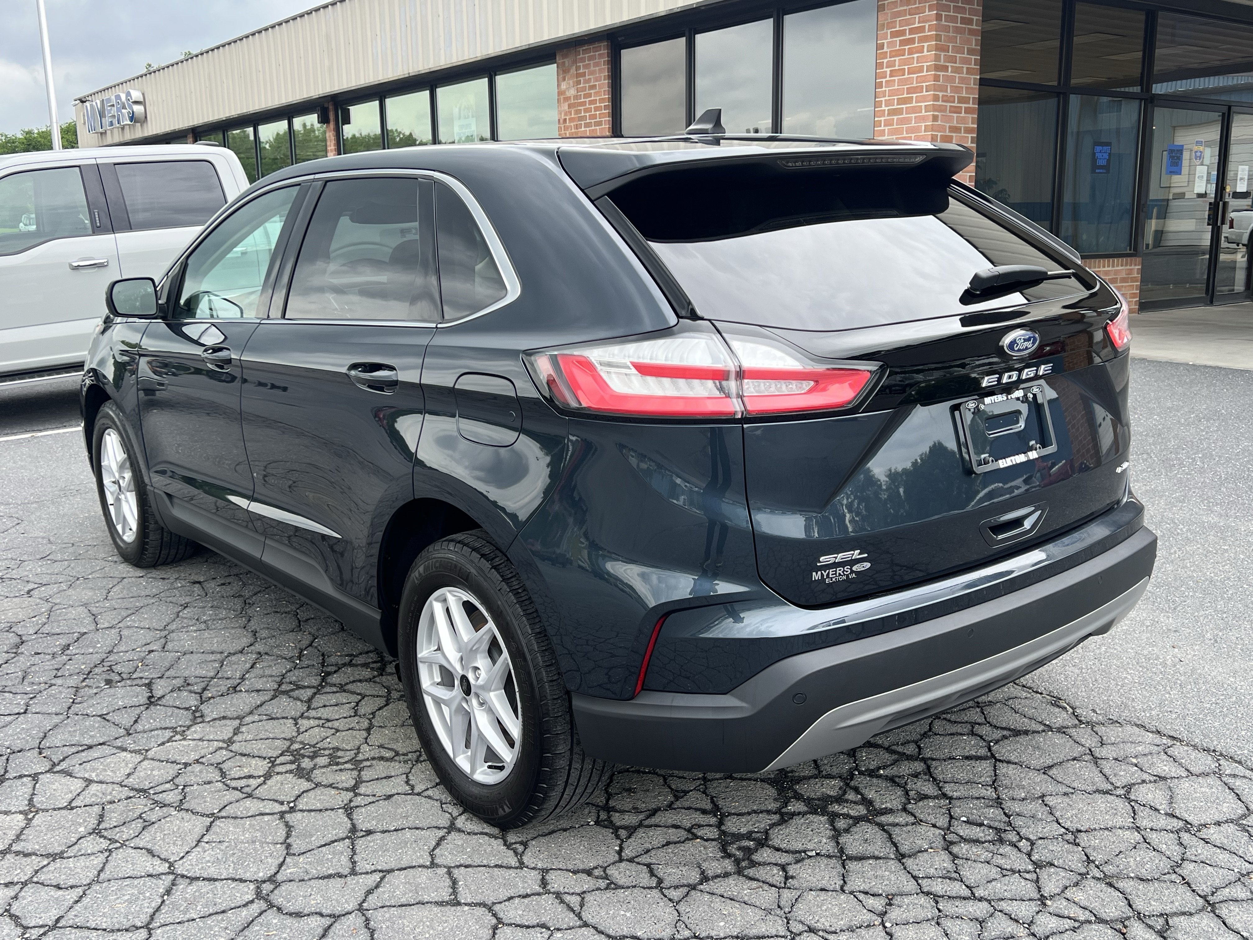 Used 2024 Ford Edge SEL w/ Convenience Package AWD/4WD image 12