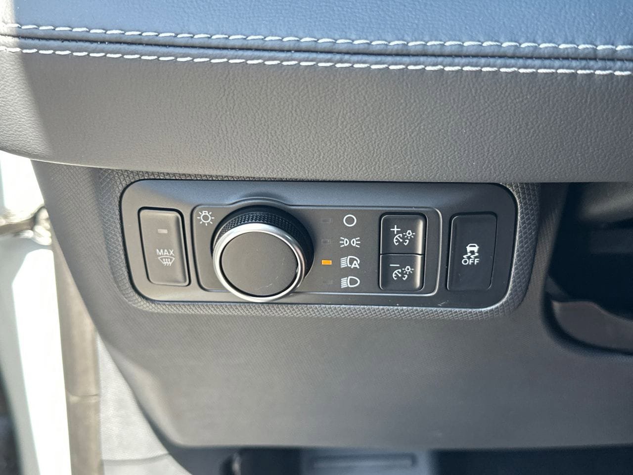 Certified 2022 Ford Mustang Mach-E Select w/ Comfort/Technology Package RWD image 35