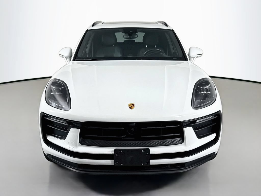Certified 2023 Porsche Macan Turbo AWD/4WD image 6