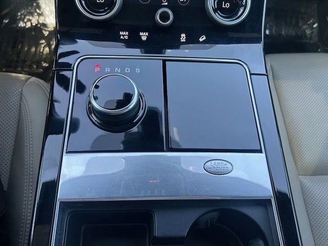 Used 2019 Land Rover Range Rover Velar R-Dynamic SE AWD/4WD image 27