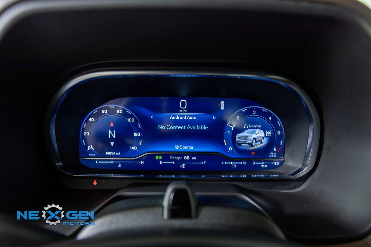 Used 2024 Chevrolet Suburban High Country w/ Advanced Technology Package image 16