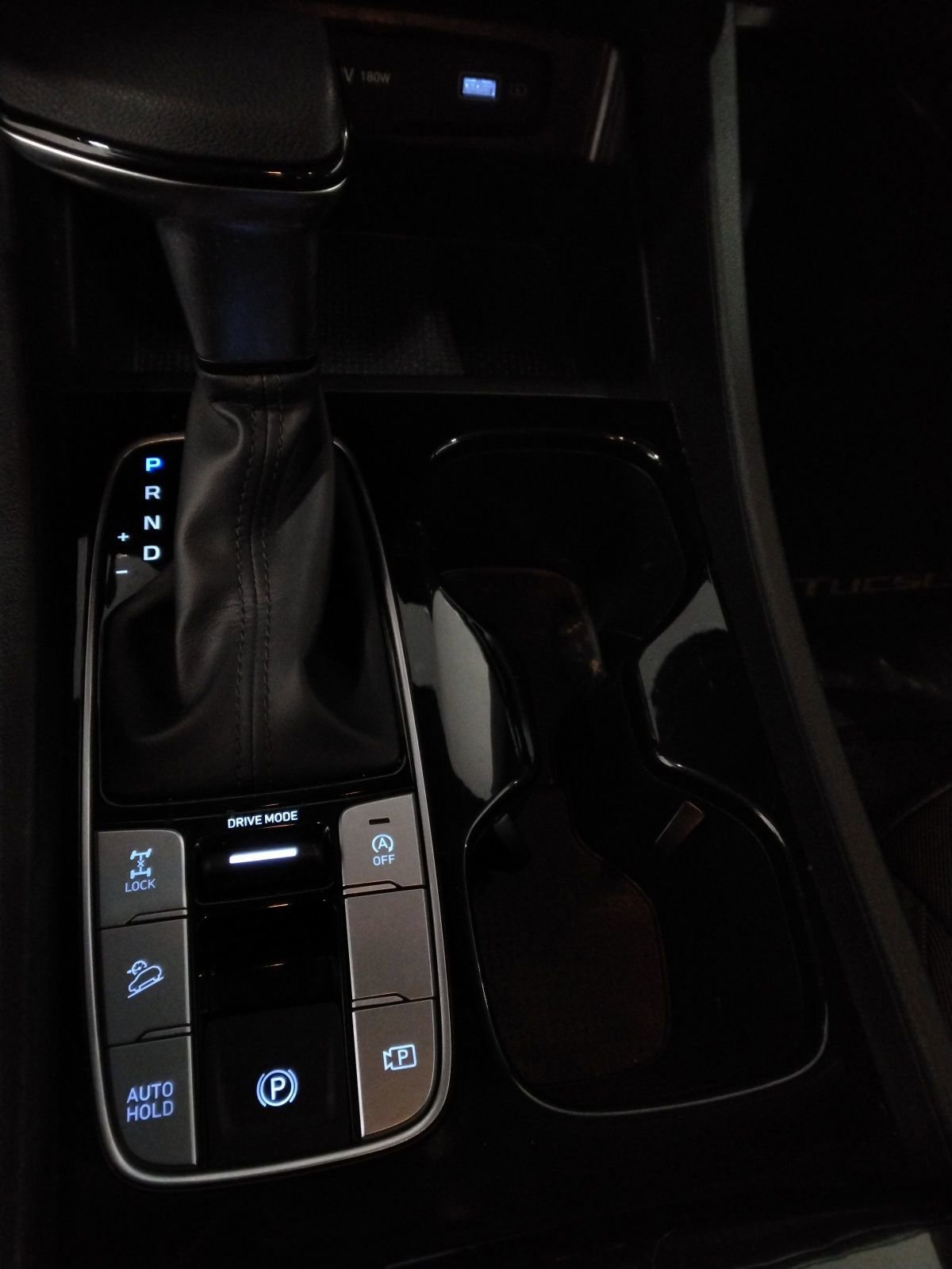 Used 2023 Hyundai Tucson SE image 16