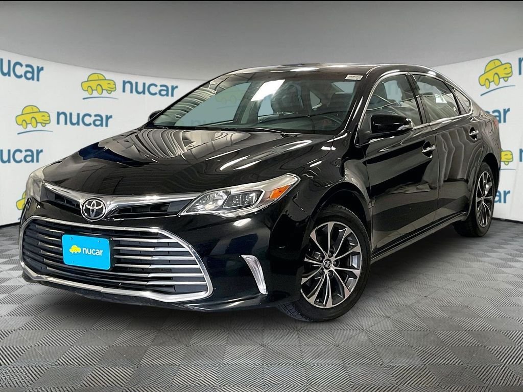 Used 2018 Toyota Avalon XLE FWD image 3