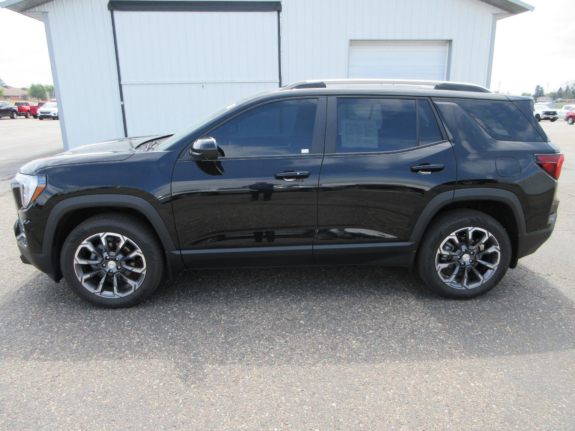 Certified 2025 GMC Terrain Elevation w/ Elevation Premium Package AWD/4WD image 8