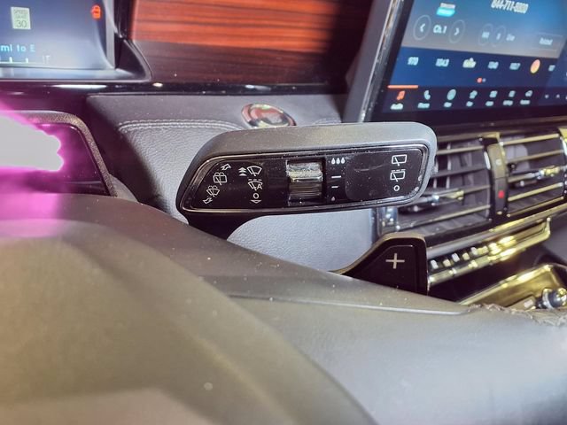 Used 2023 Lincoln Navigator Reserve AWD/4WD image 13