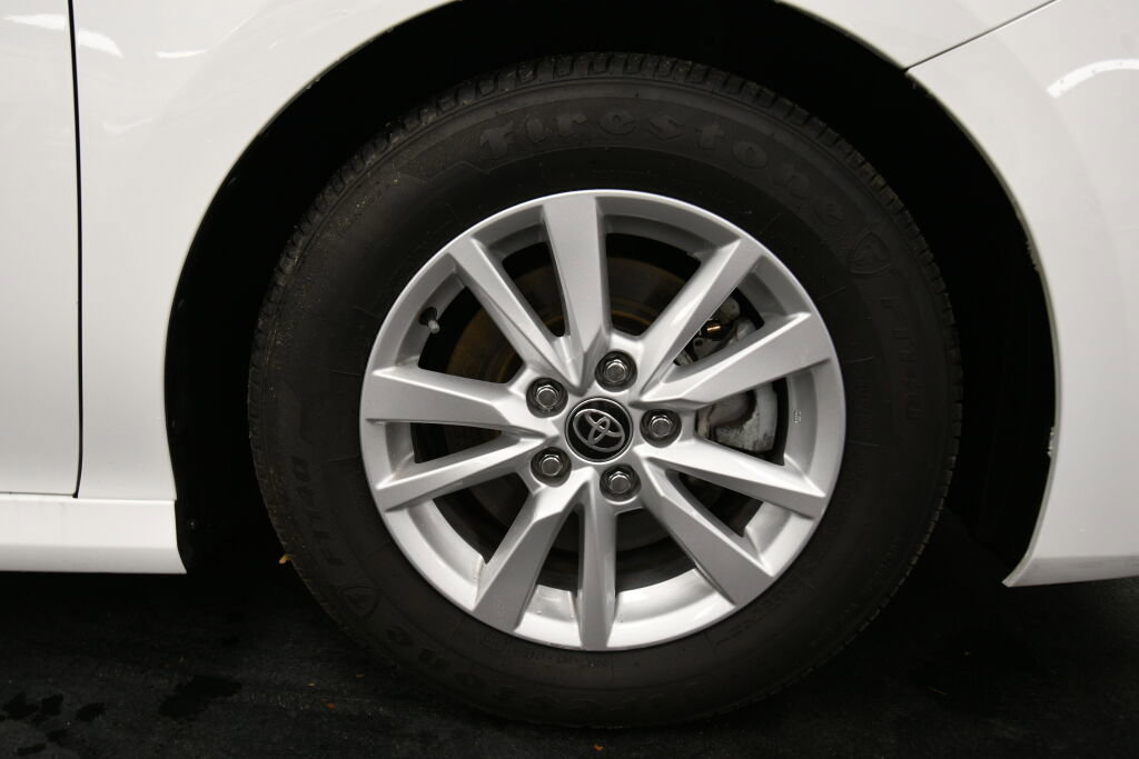 Certified 2025 Toyota Camry LE image 28