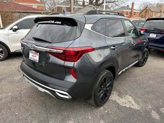 Used 2023 Kia Seltos Nightfall Edition image 4