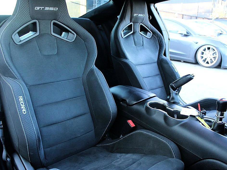 Used 2016 Ford Mustang Shelby GT350 w/ Track Package RWD image 20