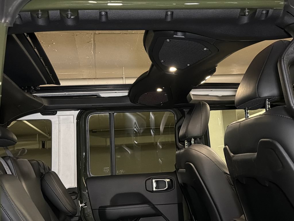 Used 2024 Jeep Wrangler High Altitude AWD/4WD image 16