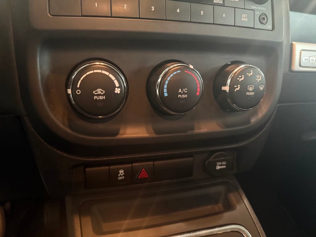 Used 2016 Jeep Compass Sport w/ Power Value Group AWD/4WD image 11
