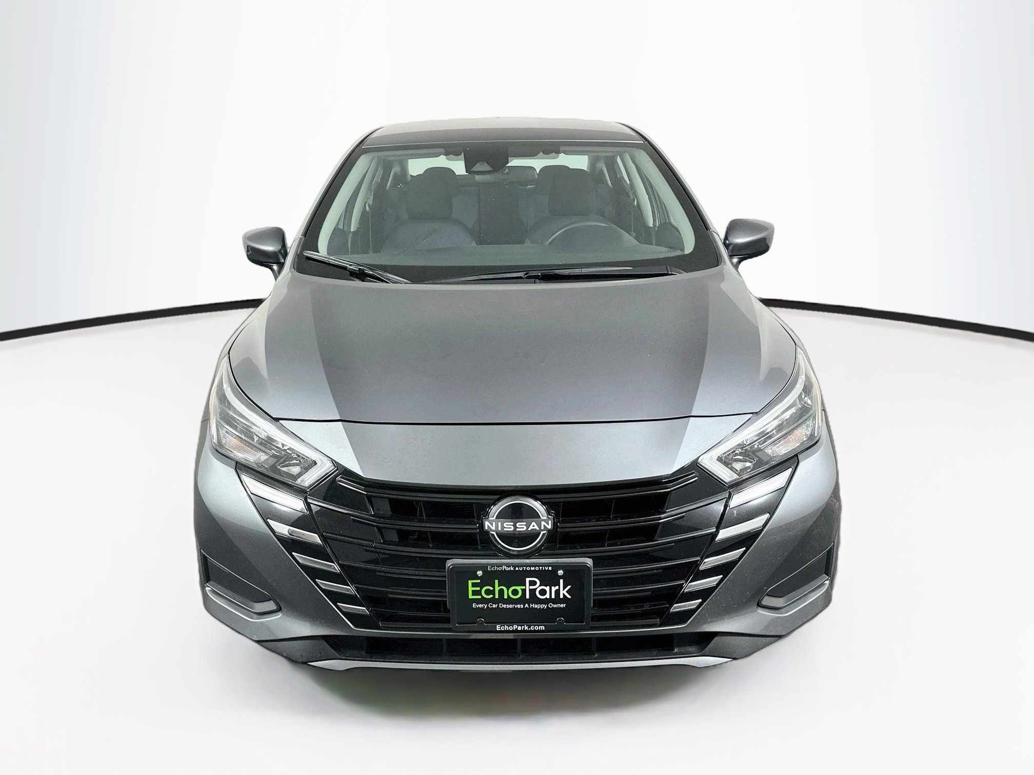 Used 2025 Nissan Versa SV FWD image 2