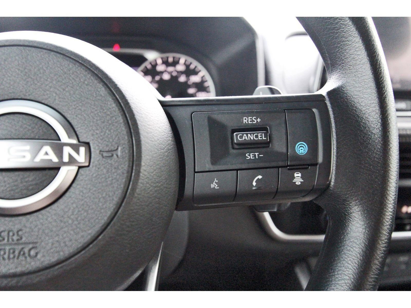 Used 2024 Nissan Rogue SV image 24