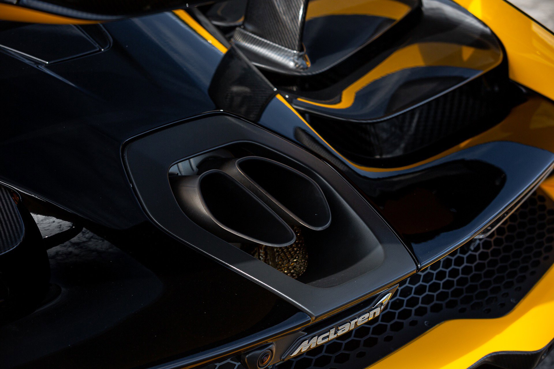 Used 2019 McLaren Senna image 68