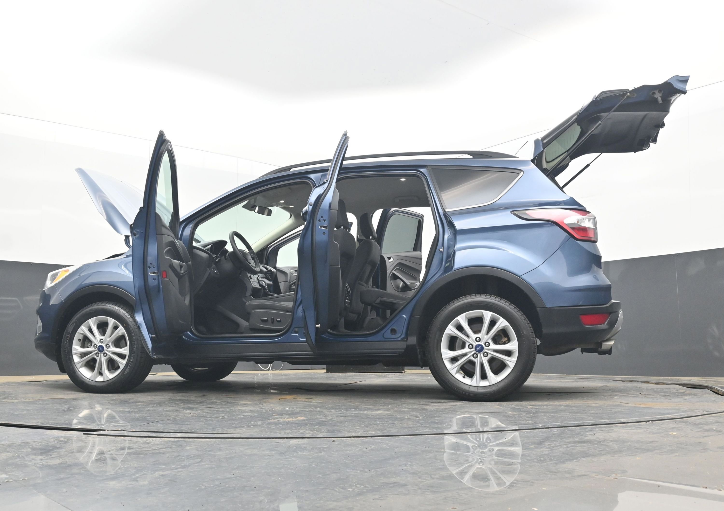 Used 2018 Ford Escape SE image 38