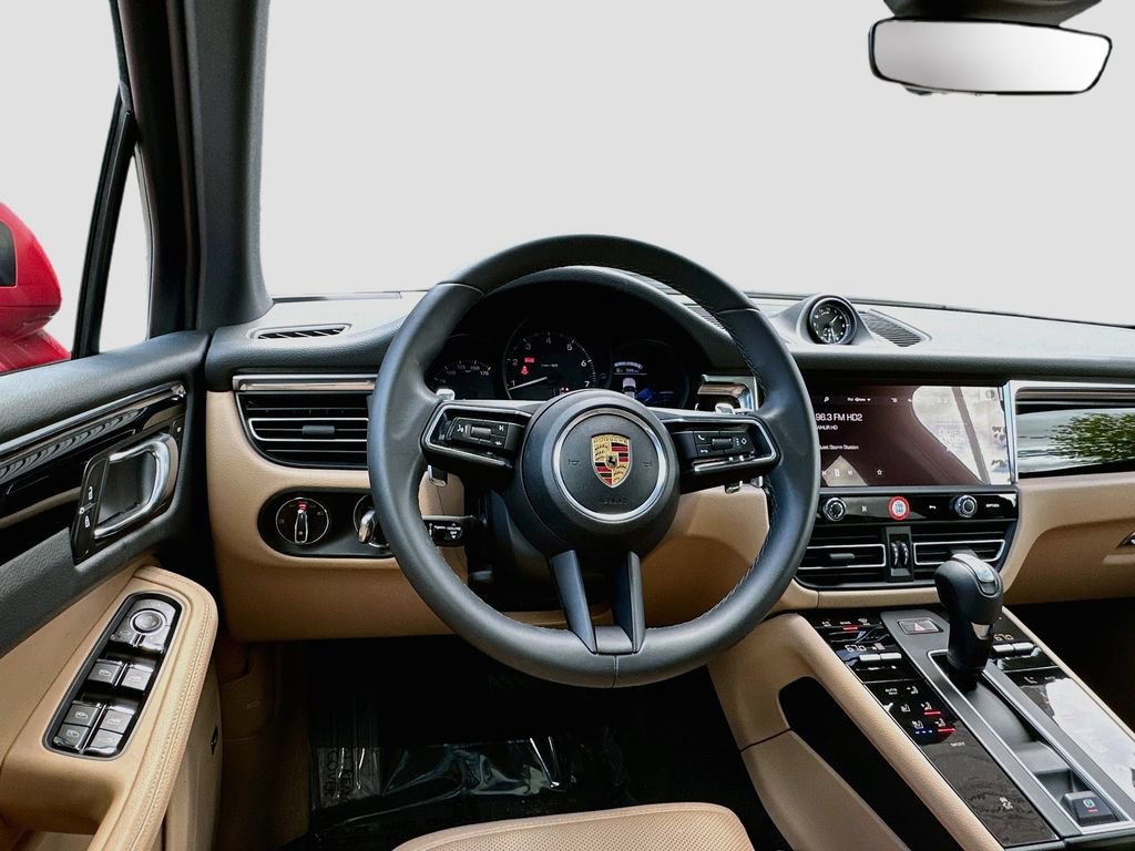 Certified 2026 Porsche Macan AWD/4WD image 25