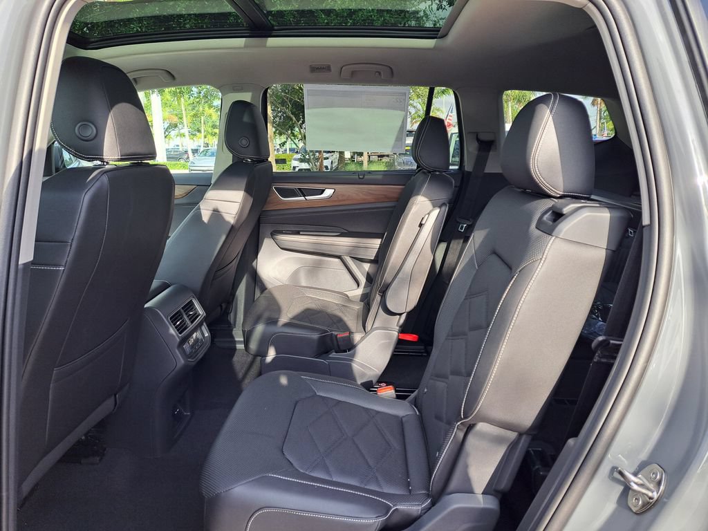 New 2026 Volkswagen Atlas SE FWD image 5