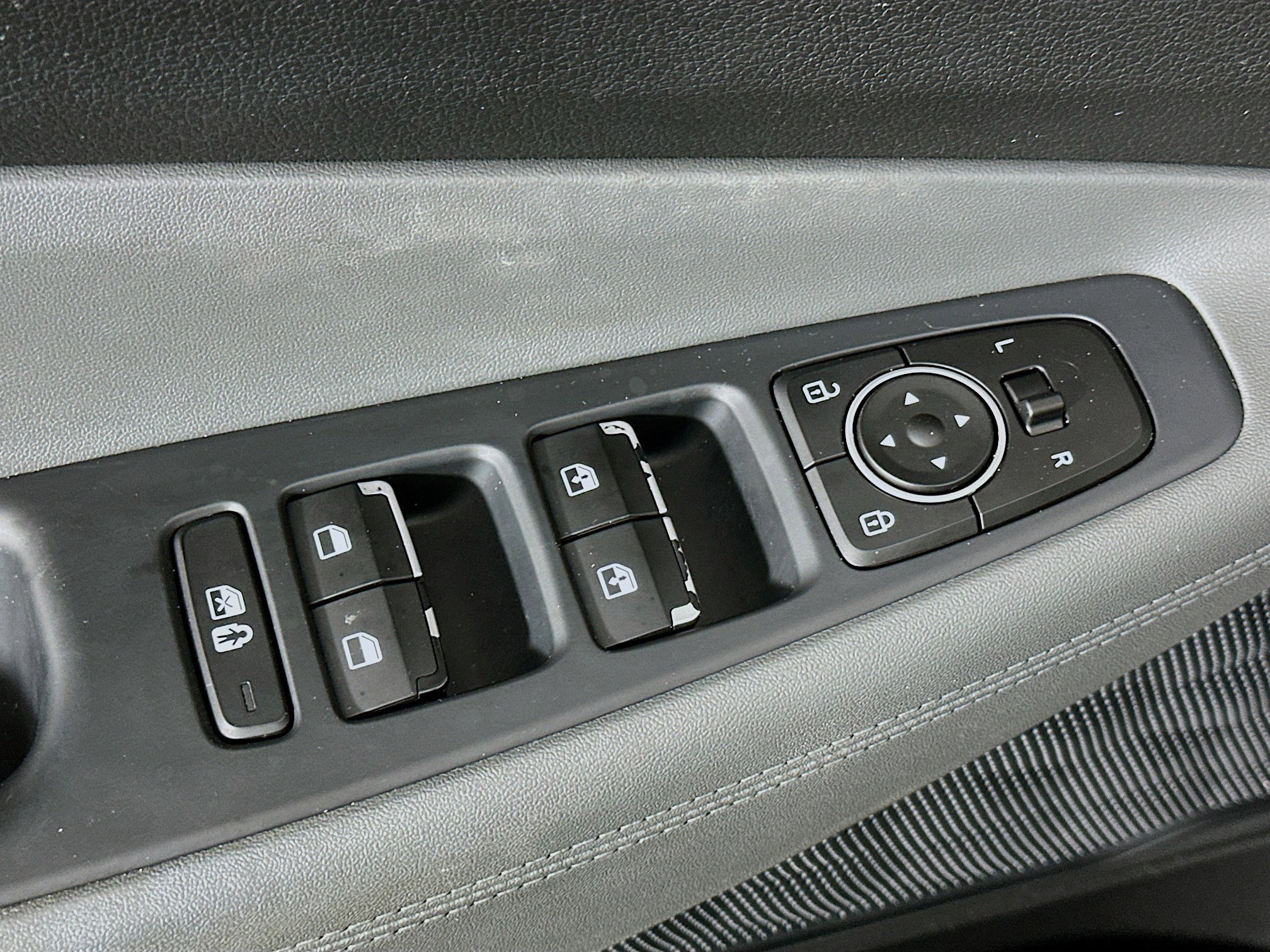 Used 2023 Hyundai Santa Fe SEL image 15