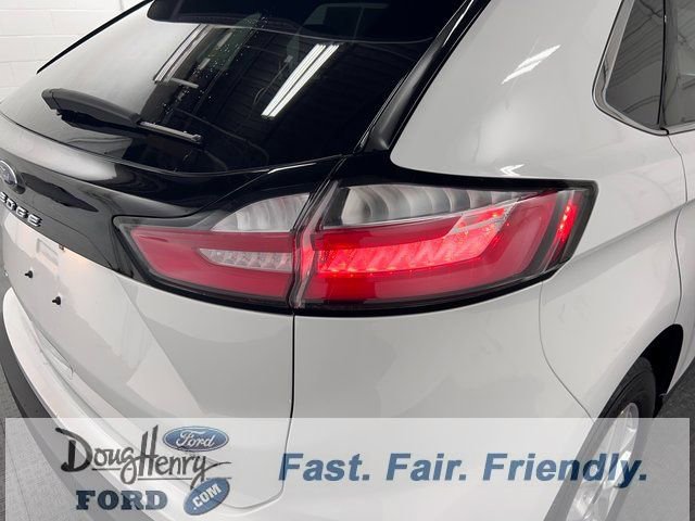 Used 2024 Ford Edge SEL image 11
