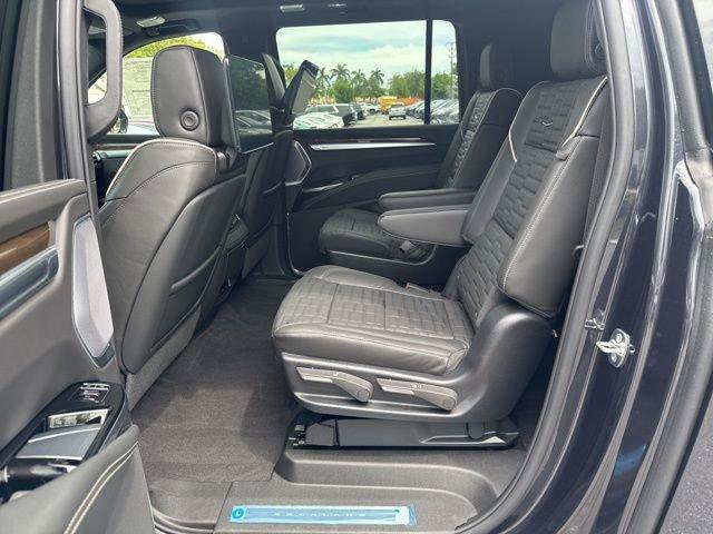 New 2025 Cadillac Escalade ESV Premium Luxury Platinum image 15