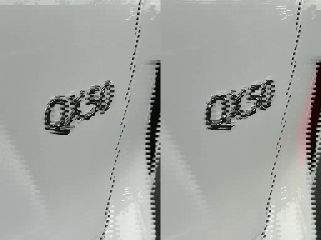 Used 2023 INFINITI QX50 Luxe image 10