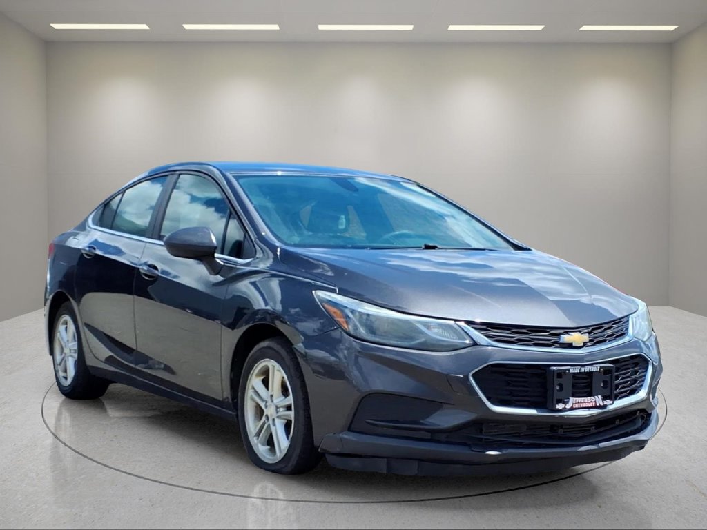 Used 2017 Chevrolet Cruze LT FWD image 23