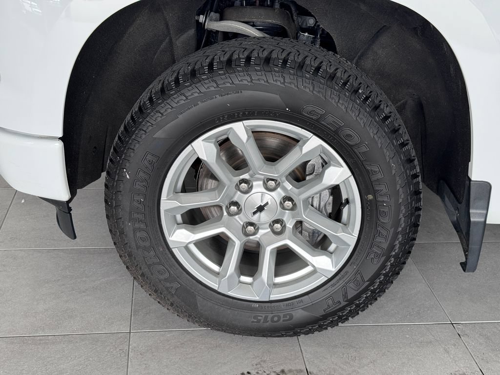 Certified 2023 Chevrolet Silverado 1500 RST AWD/4WD image 4