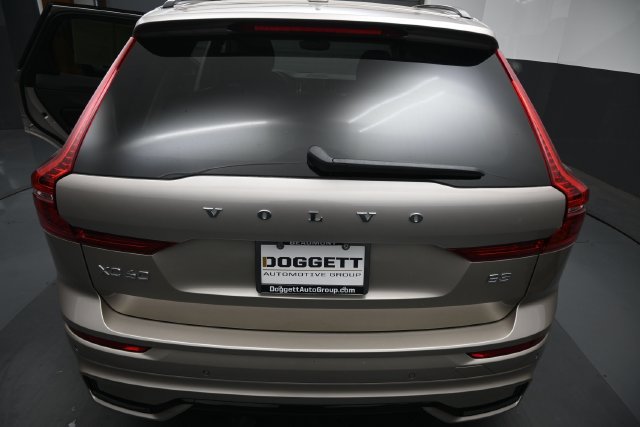 Used 2025 Volvo XC60 B5 Core AWD/4WD image 10