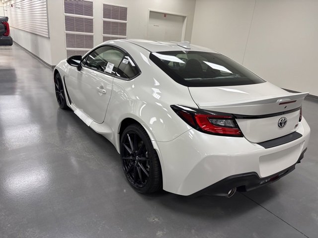New 2025 Toyota GR86 Premium image 12