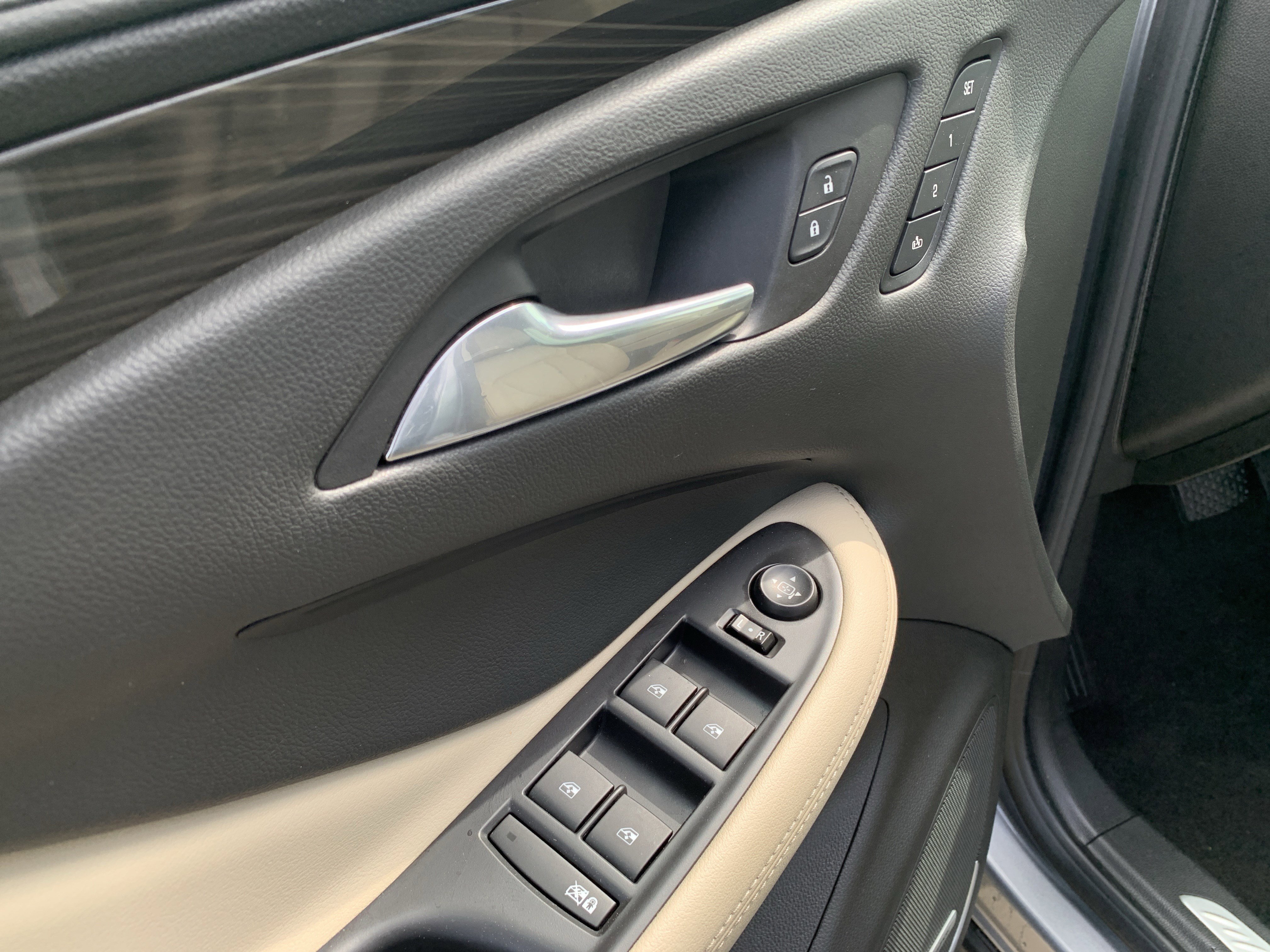 Used 2020 Buick Envision Premium w/ Driver Confidence Package image 15