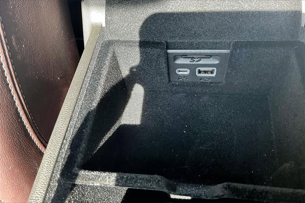 Used 2022 Cadillac XT6 Premium Luxury w/ Technology Package image 16