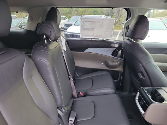New 2026 Kia Carnival EX FWD image 31