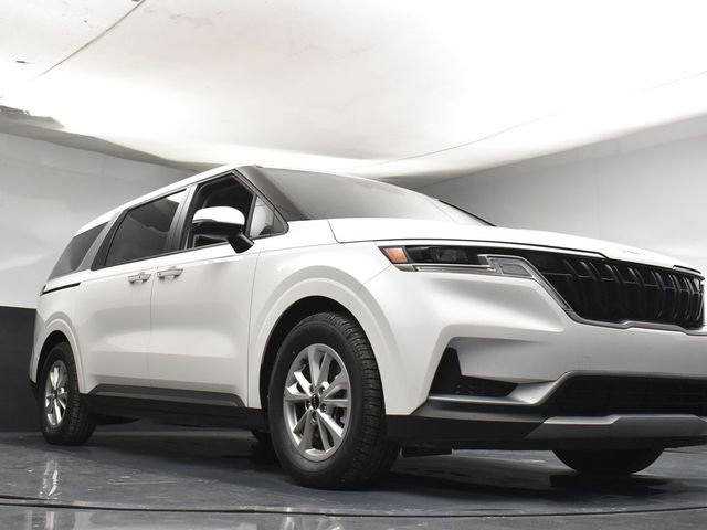 Certified 2024 Kia Carnival LX image 33