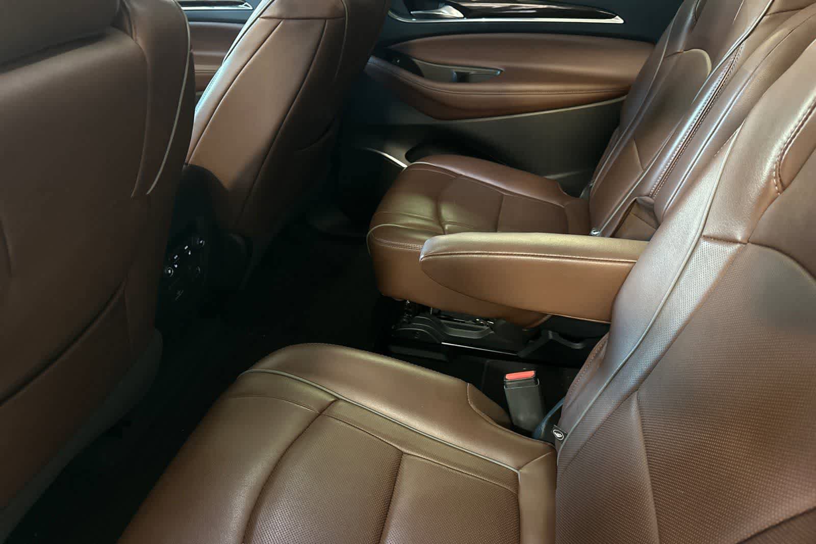 Used 2018 Buick Enclave Avenir w/ Avenir Technology Package AWD/4WD image 5