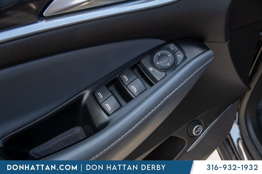 Used 2023 Buick Enclave Essence AWD/4WD image 15