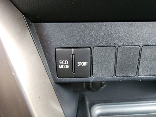 Used 2017 Toyota RAV4 XLE image 18