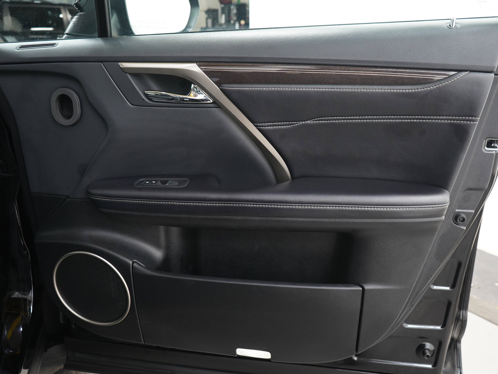 Used 2020 Lexus RX 450h AWD w/ Luxury Package image 9
